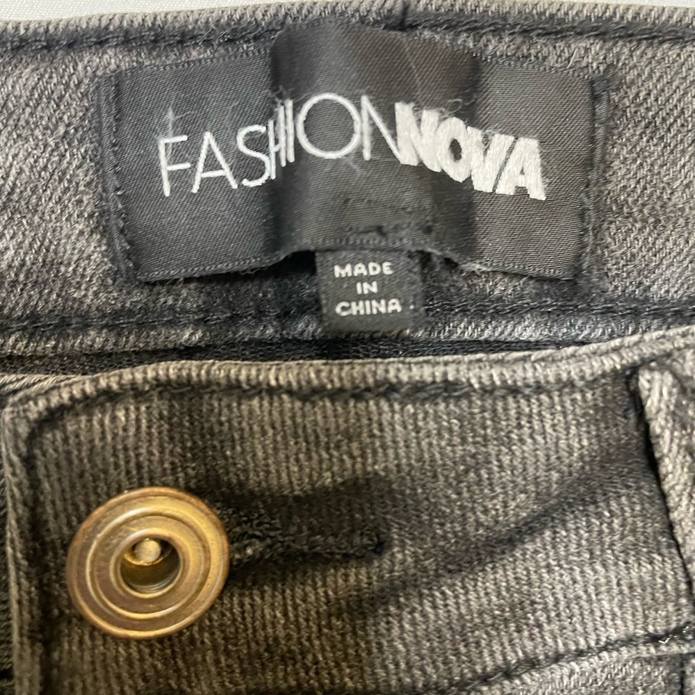 NWT Fashion Nova size 13 black distressed straight leg jeans - Picture 5 of 6
